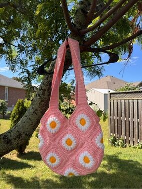 Handmade Pink Crochet Daisy Shoulder Bag